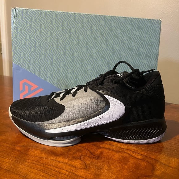 Nike Zoom Freak 4 DJ6149-001 Black/Light Gray Men Basketball Shoes Oreo - Picture 5 of 9